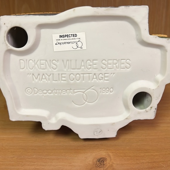 Oliver Twist Maylie Cottage Dickens Village 1990 In Box - Picture 9 of 10